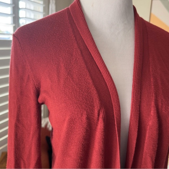 Cable & Gauge burnt orange cardigan with button detail - Picture 2 of 8